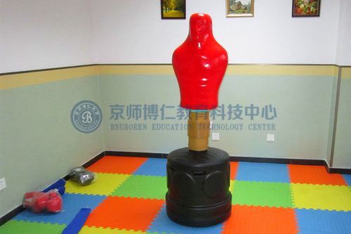 心理咨询室设备,厂家直销宣泄器材宣泄人
